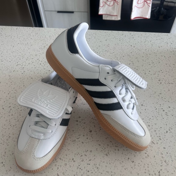 adidas Shoes - Women Samba Adidas